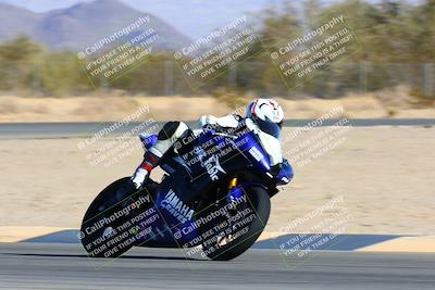 media/Jan-09-2022-SoCal Trackdays (Sun) [[2b1fec8404]]/Turn 6 (1035am)/